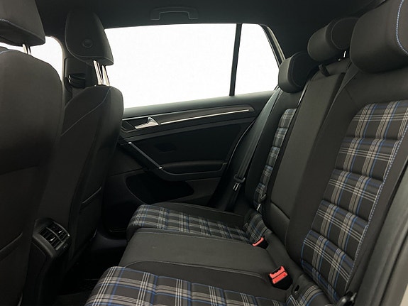 Volkswagen Golf I 27 of 30