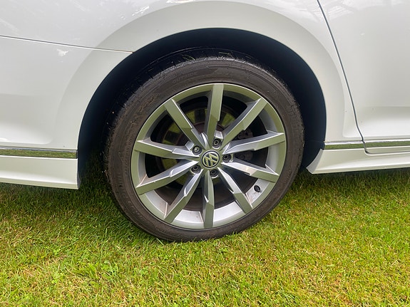 Volkswagen Passat 3 of 10