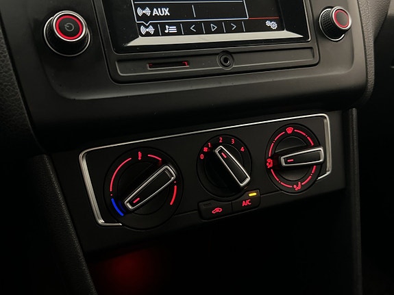 Volkswagen Polo 18 of 23