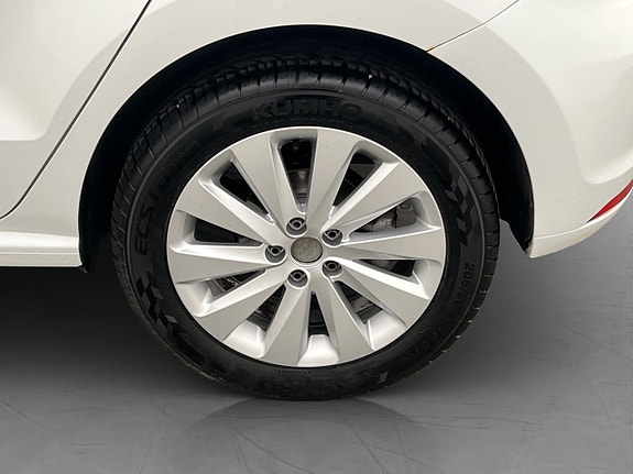Volkswagen Polo 22 of 23