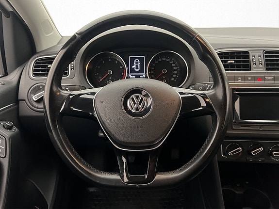Volkswagen Polo 15 of 23