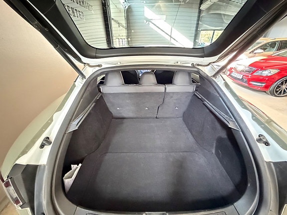 Tesla Model S 15 of 16