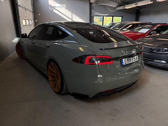 Tesla Model S 10 of 16