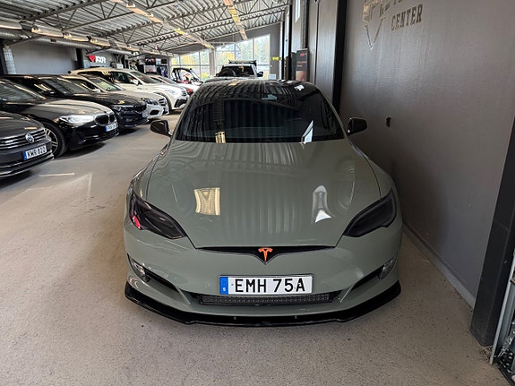 Tesla Model S 4 of 16
