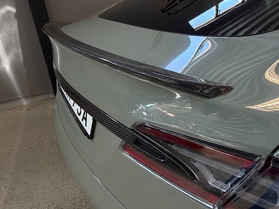 Tesla Model S 6 of 16