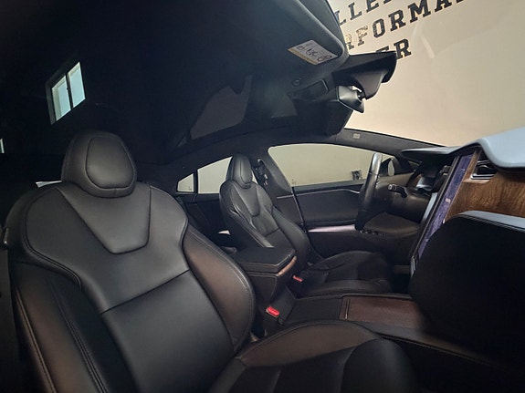 Tesla Model S 11 of 16