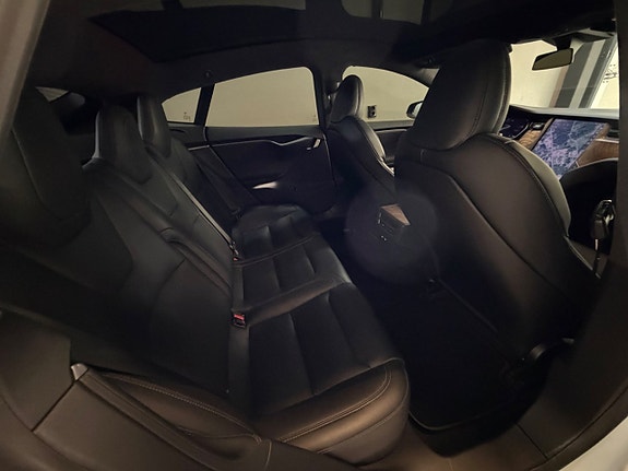 Tesla Model S 13 of 16