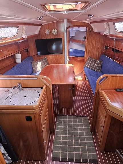 Bavaria 30 Cruiser 2 of 8