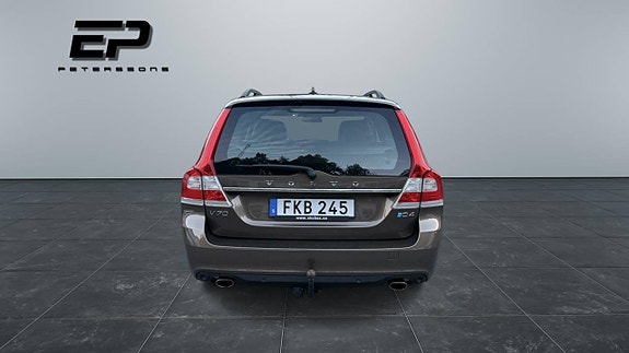 Volvo V70 6 of 12
