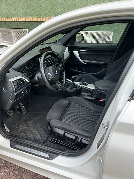 BMW 116i 2 of 10