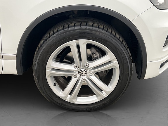 Volkswagen Touareg 30 of 30