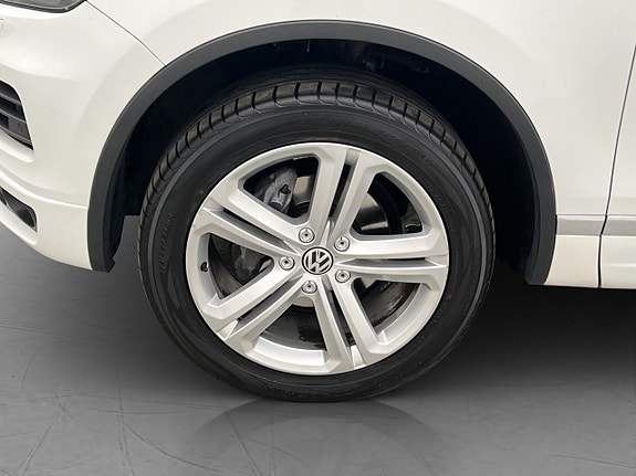Volkswagen Touareg 27 of 30