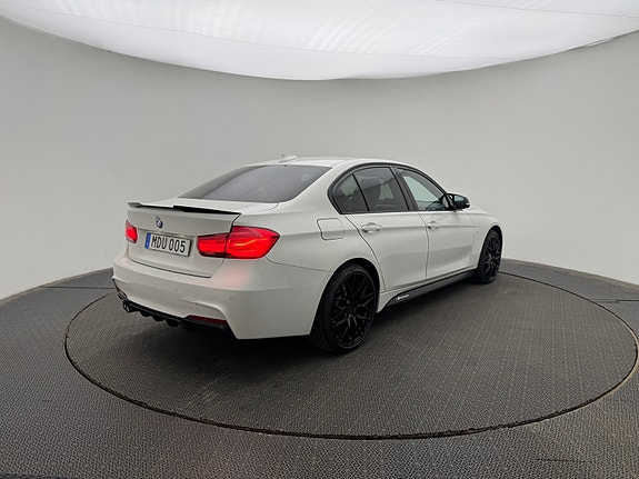BMW 320d 3 of 26