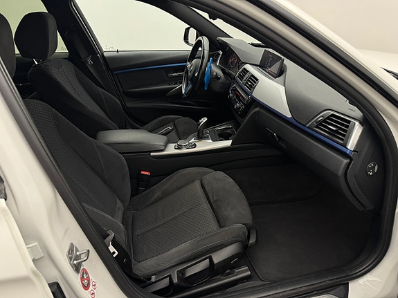 BMW 320d 9 of 26