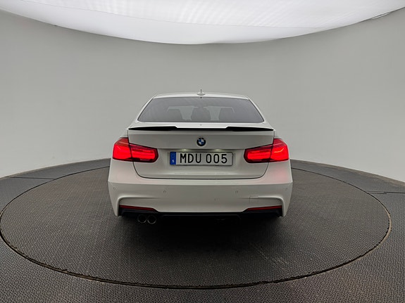 BMW 320d 4 of 26