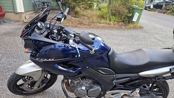 Yamaha TDM900 6 of 10