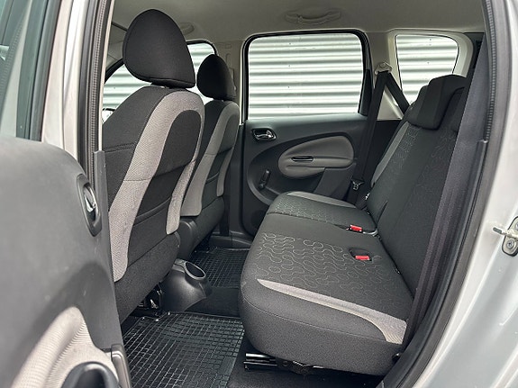 Citroen C3 Picasso 26 of 28
