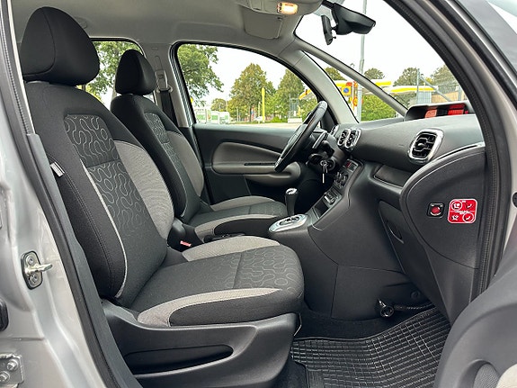 Citroen C3 Picasso 21 of 28