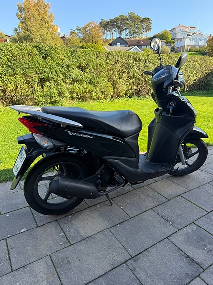 Honda Vision NSC50 2 of 4