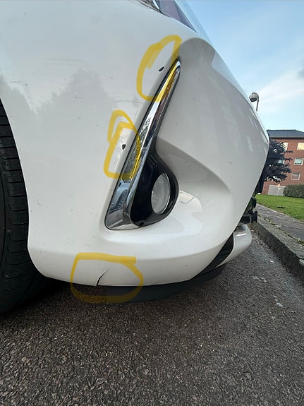 Toyota Yaris 5 of 9