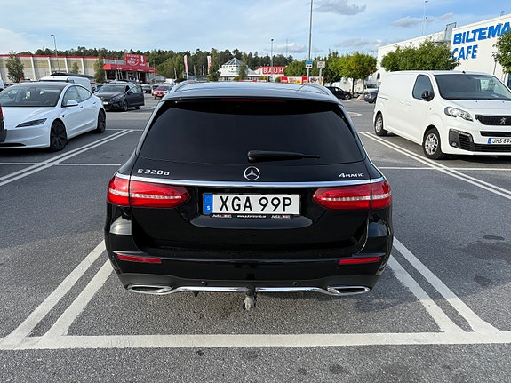 Mercedes-Benz E220 d 4 of 8