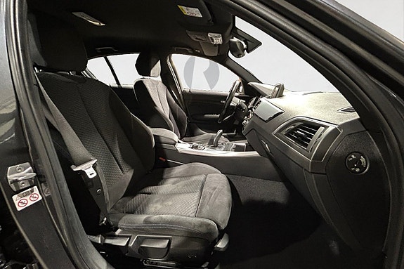 BMW 118d 15 of 17
