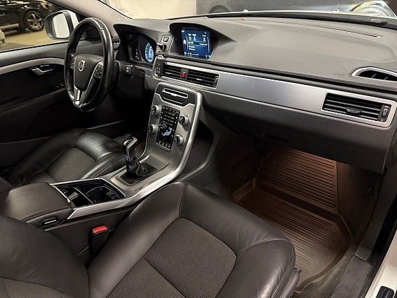 Volvo V70 5 of 23