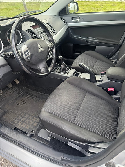 Mitsubishi Lancer 3 of 8