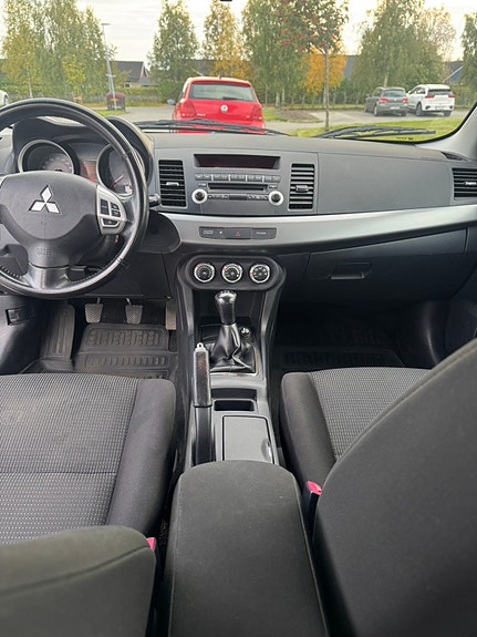 Mitsubishi Lancer 5 of 8