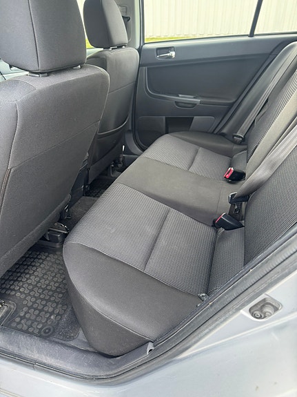 Mitsubishi Lancer 4 of 8