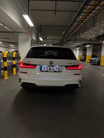 BMW 330e 3 of 6