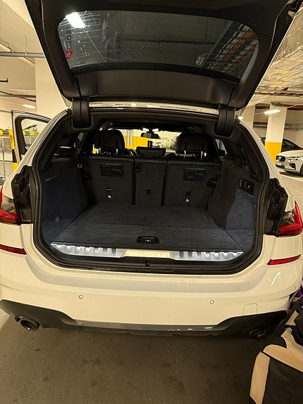 BMW 330e 4 of 6