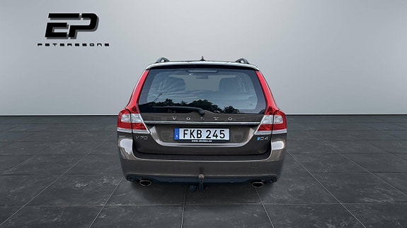 Volvo V70 6 of 15