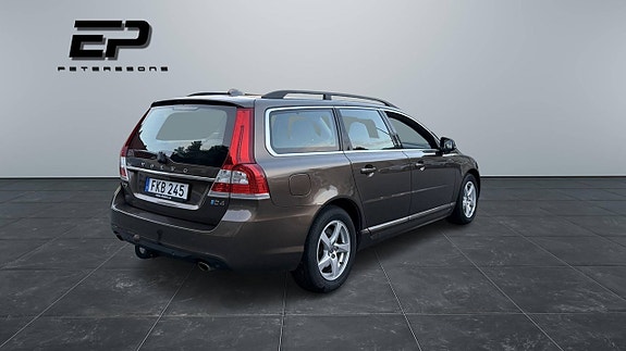 Volvo V70 5 of 15