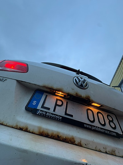 Volkswagen Passat 4 of 7