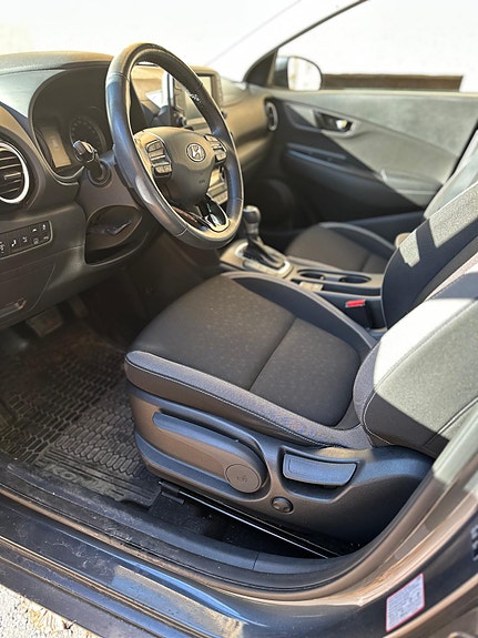 Hyundai Kona 11 of 14