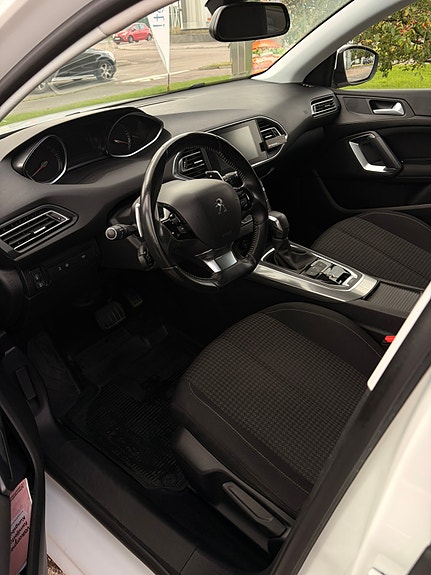 Peugeot 308 6 of 12