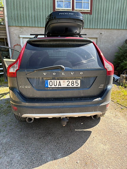 Volvo XC60 2 of 7