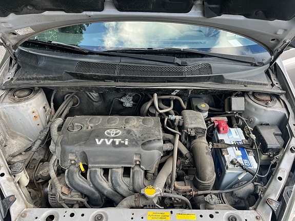 Toyota Yaris 7 of 9