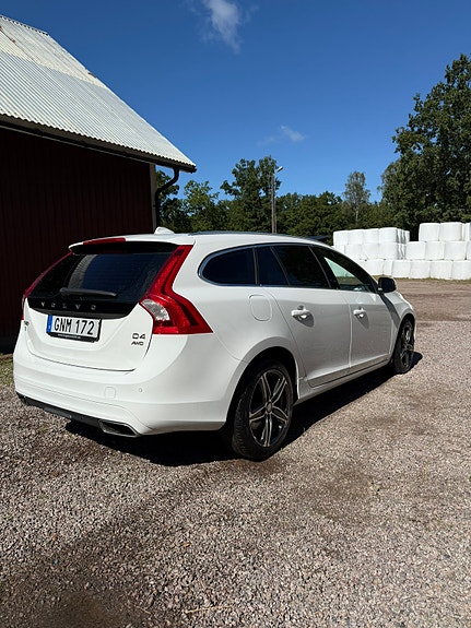 Volvo V60 4 of 7