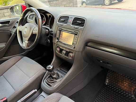 Volkswagen Golf VI 24 of 27