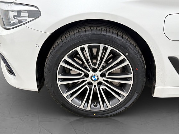 BMW 530e 25 of 28