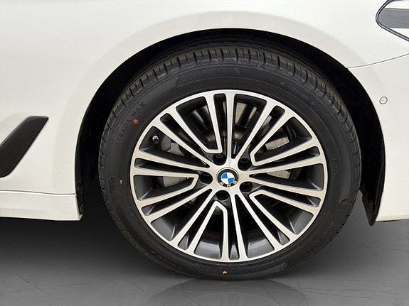 BMW 530e 28 of 28