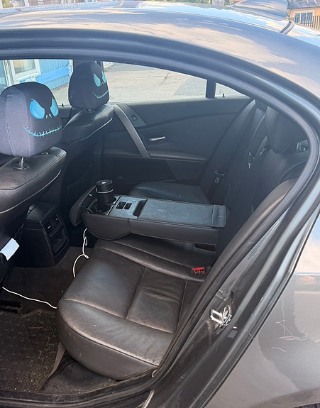 BMW 525Xi 4 of 6