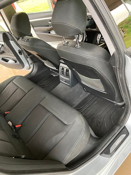 BMW 320d 12 of 14