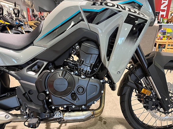 Honda XL750 Transalp 9 of 12