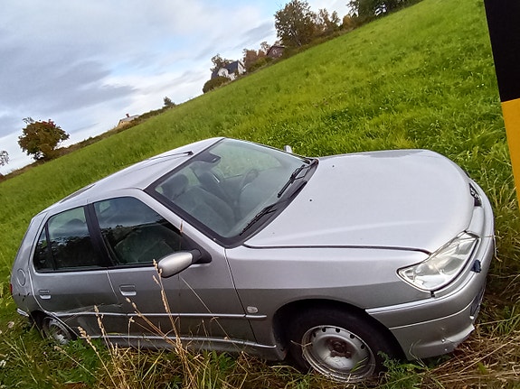 Peugeot 306 2 of 6