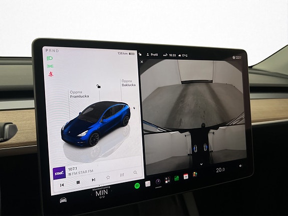 Tesla Model Y 15 of 30