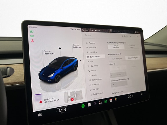 Tesla Model Y 21 of 30