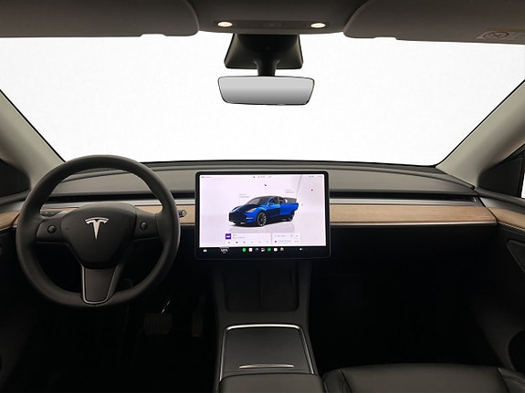 Tesla Model Y 18 of 30